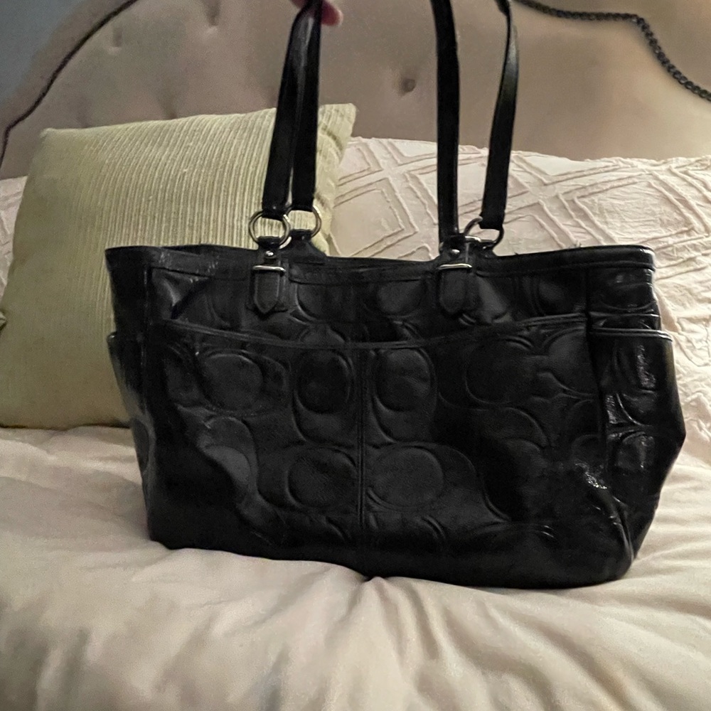 Coach black patent leather logo purse - Picture 10 of 10